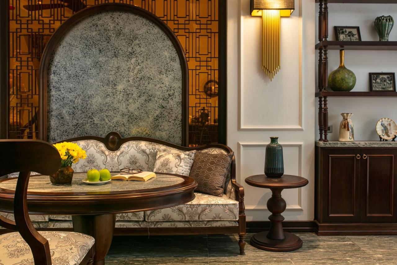 Romantique De Hotel