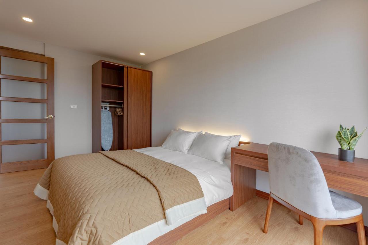 22housing Luxury Westlake View Hanoi