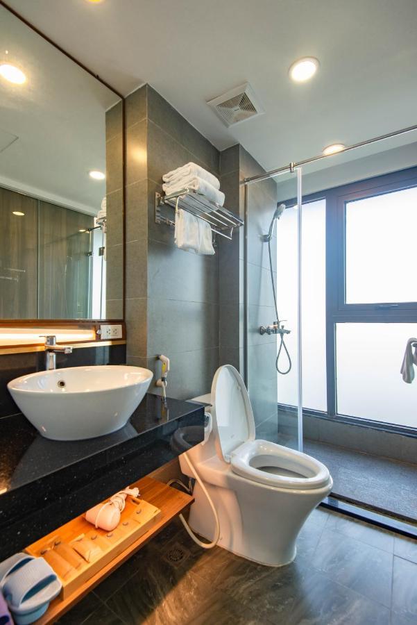 22housing Luxury Westlake View Apartment Hanoi