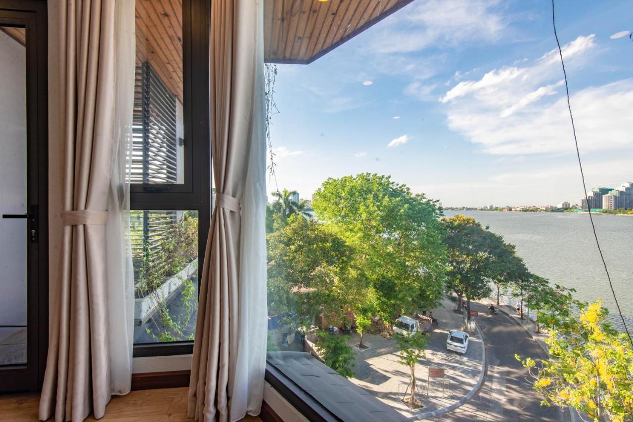 Apartment 22land Moon West