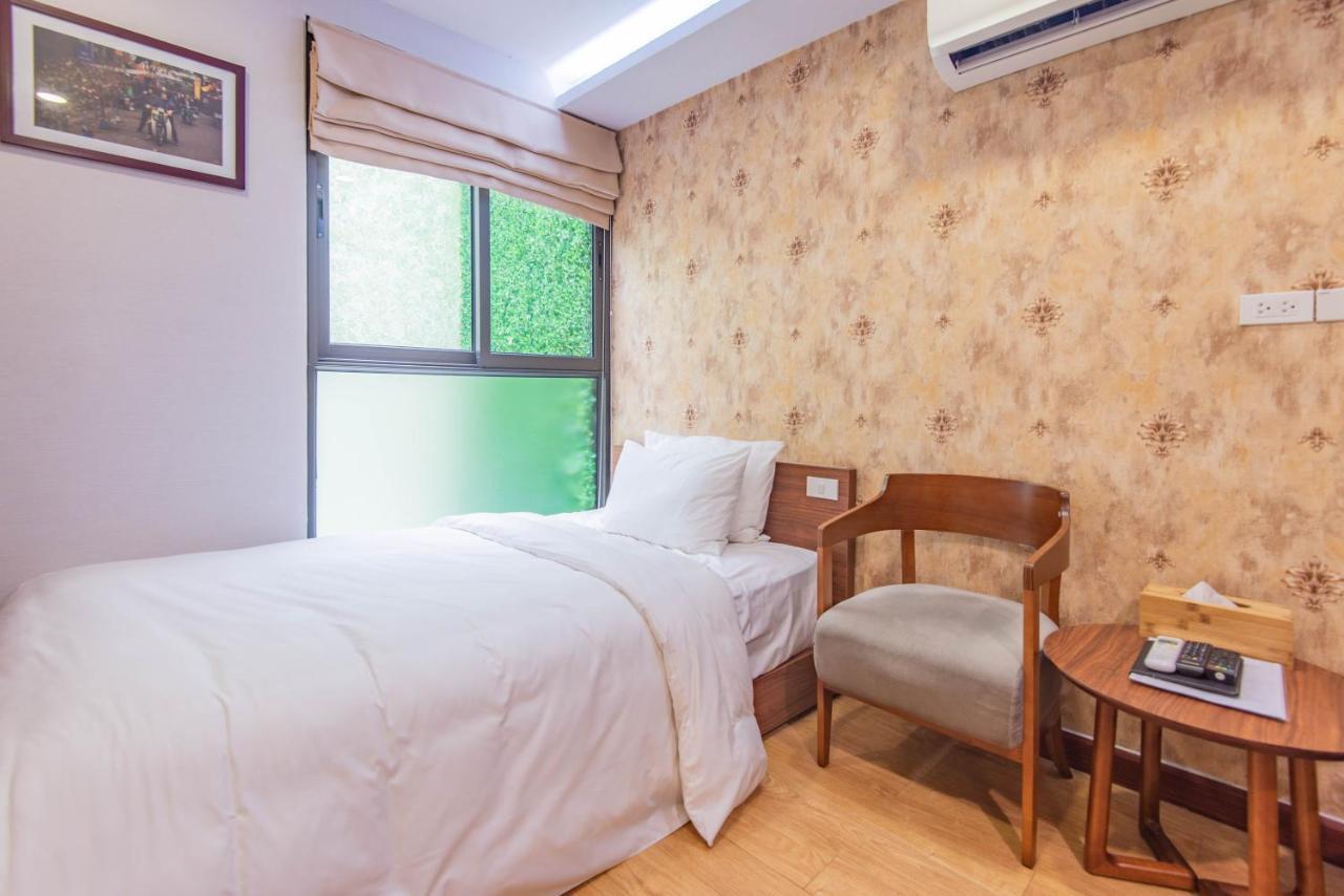 22land Moon West Apartment