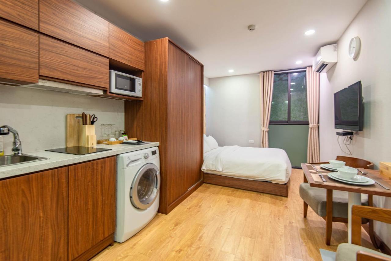 Apartment 22land Moon West