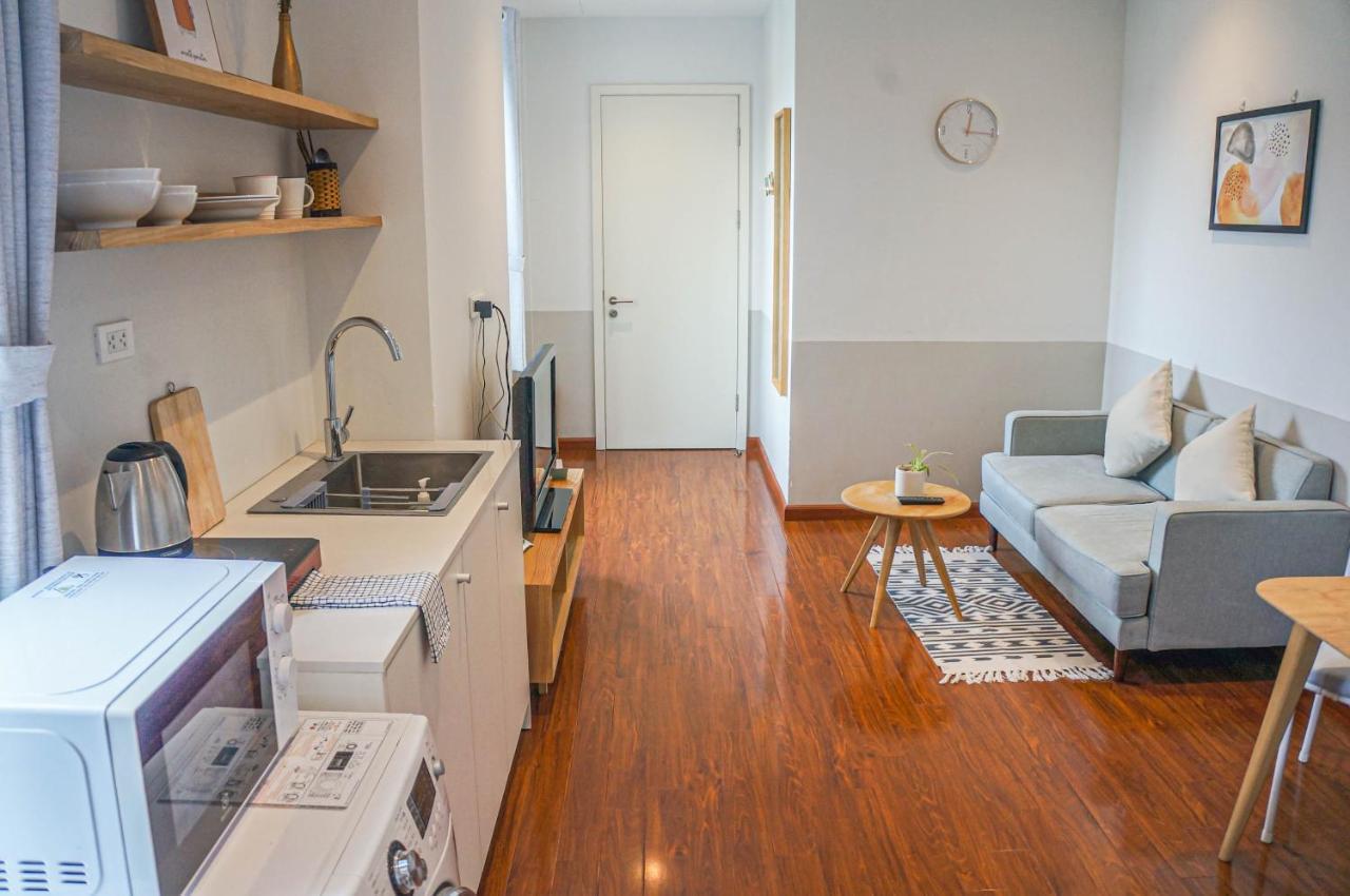 Wecozy - Railway Side, The Old Quarter Apartment Hanoi