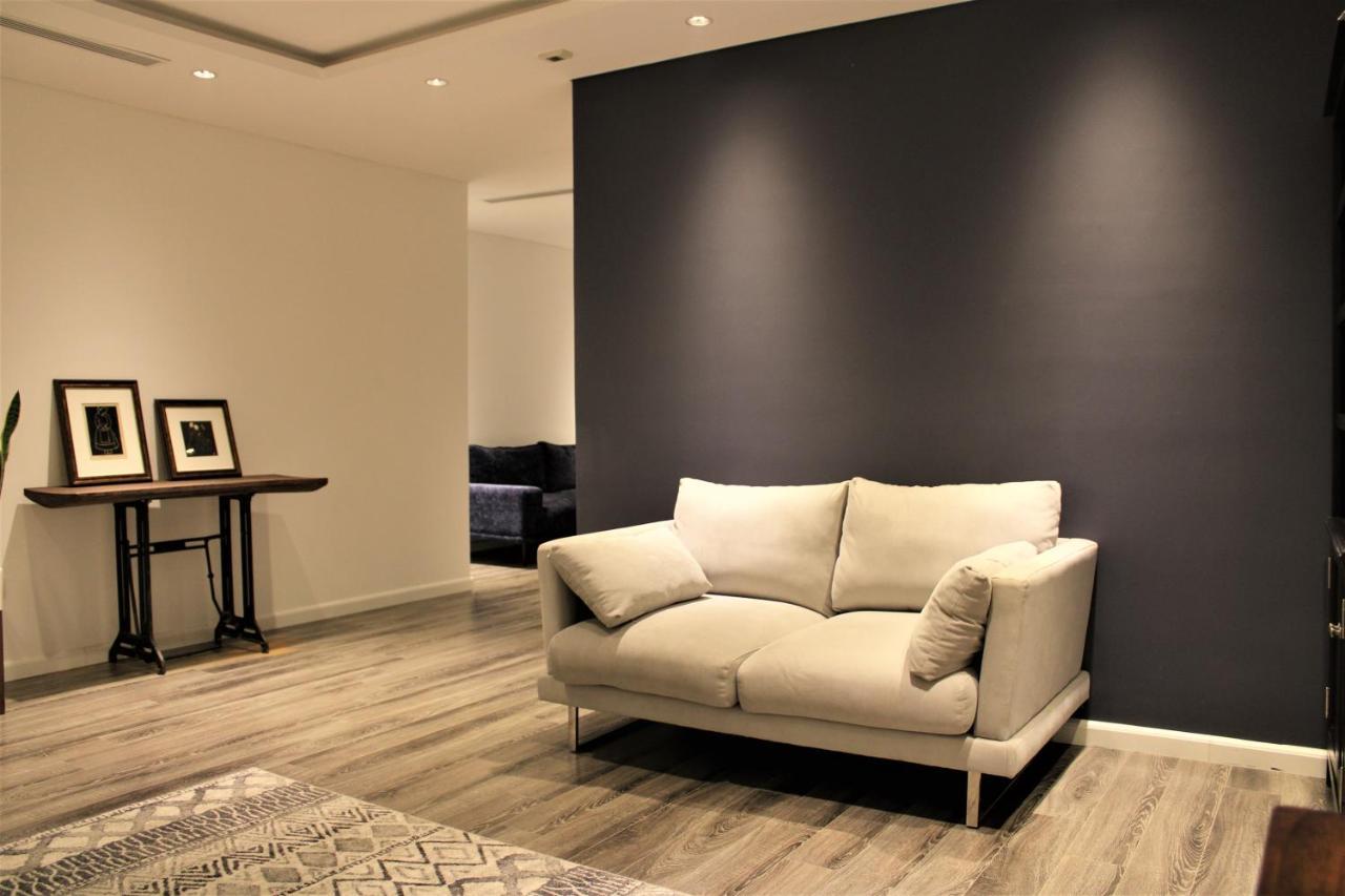 Apartment Highrise By Westlake, Luxury Suites Managed By Cohost