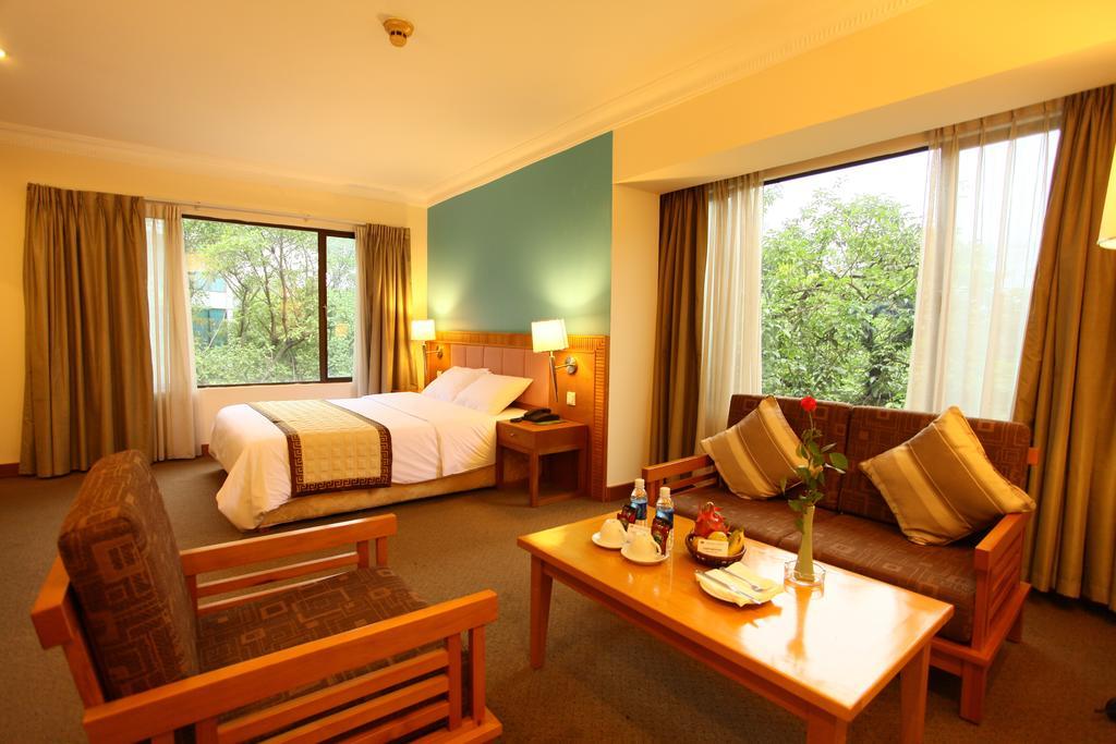 Galaxy Hotel 3*