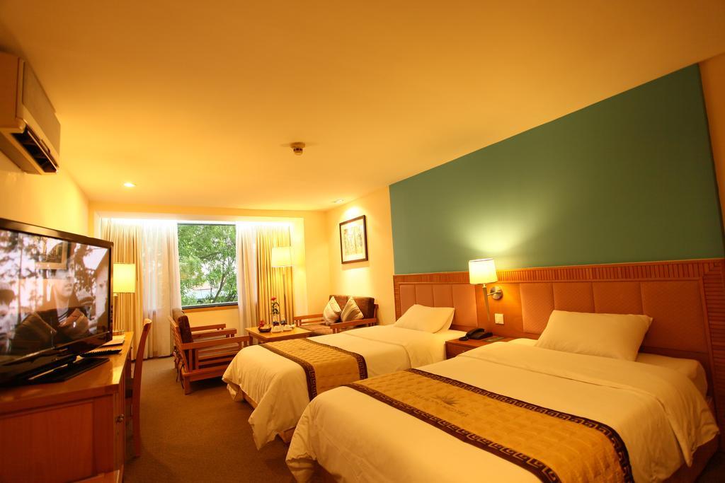 Galaxy Hotel 3*