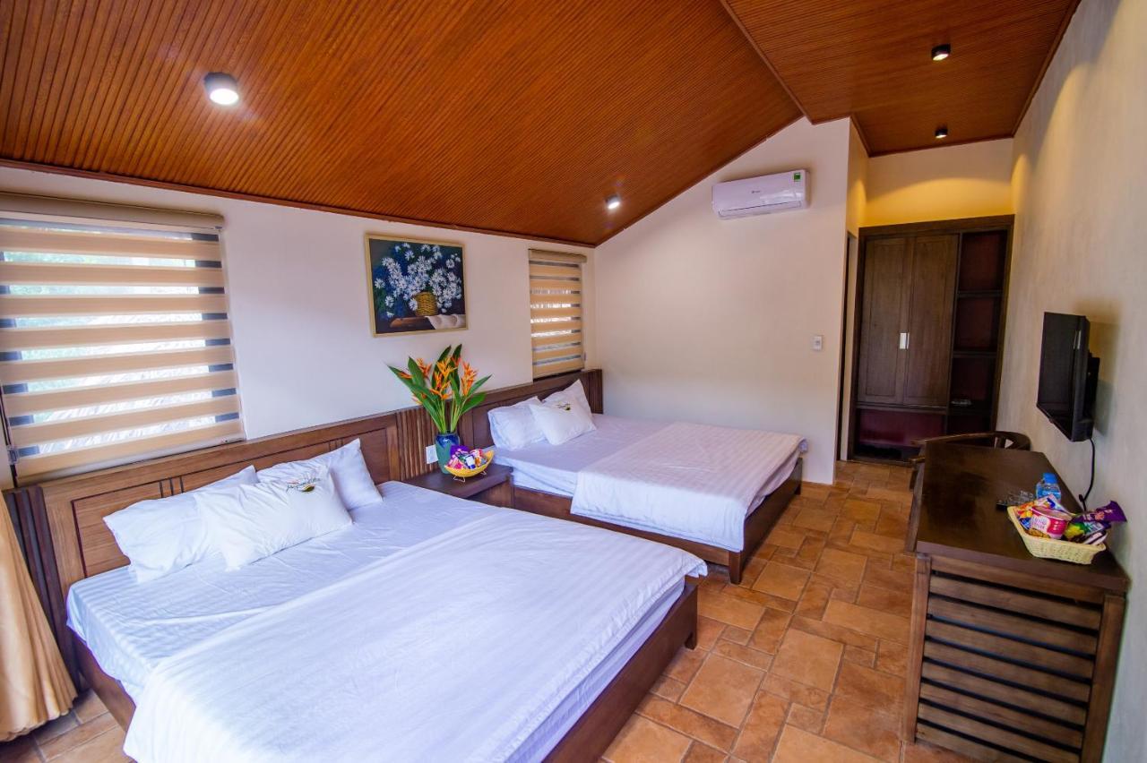 Tropical Villas *