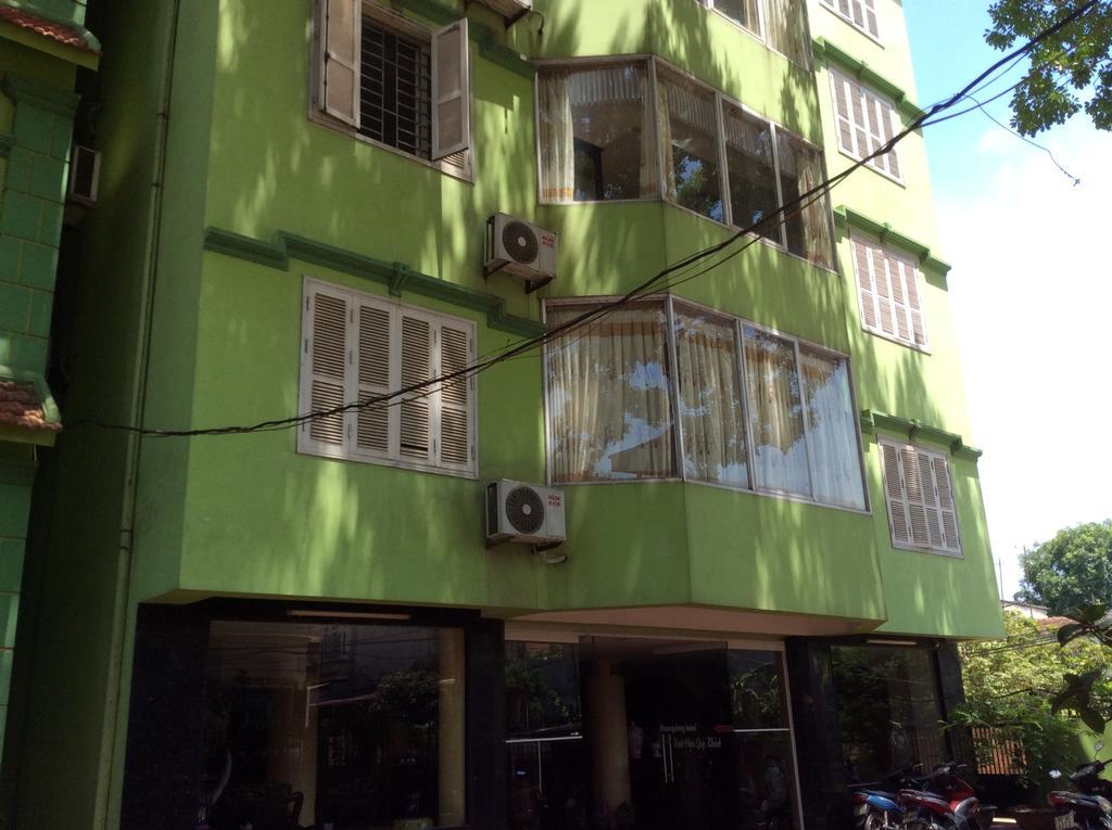 Phuong Dong Hotel *