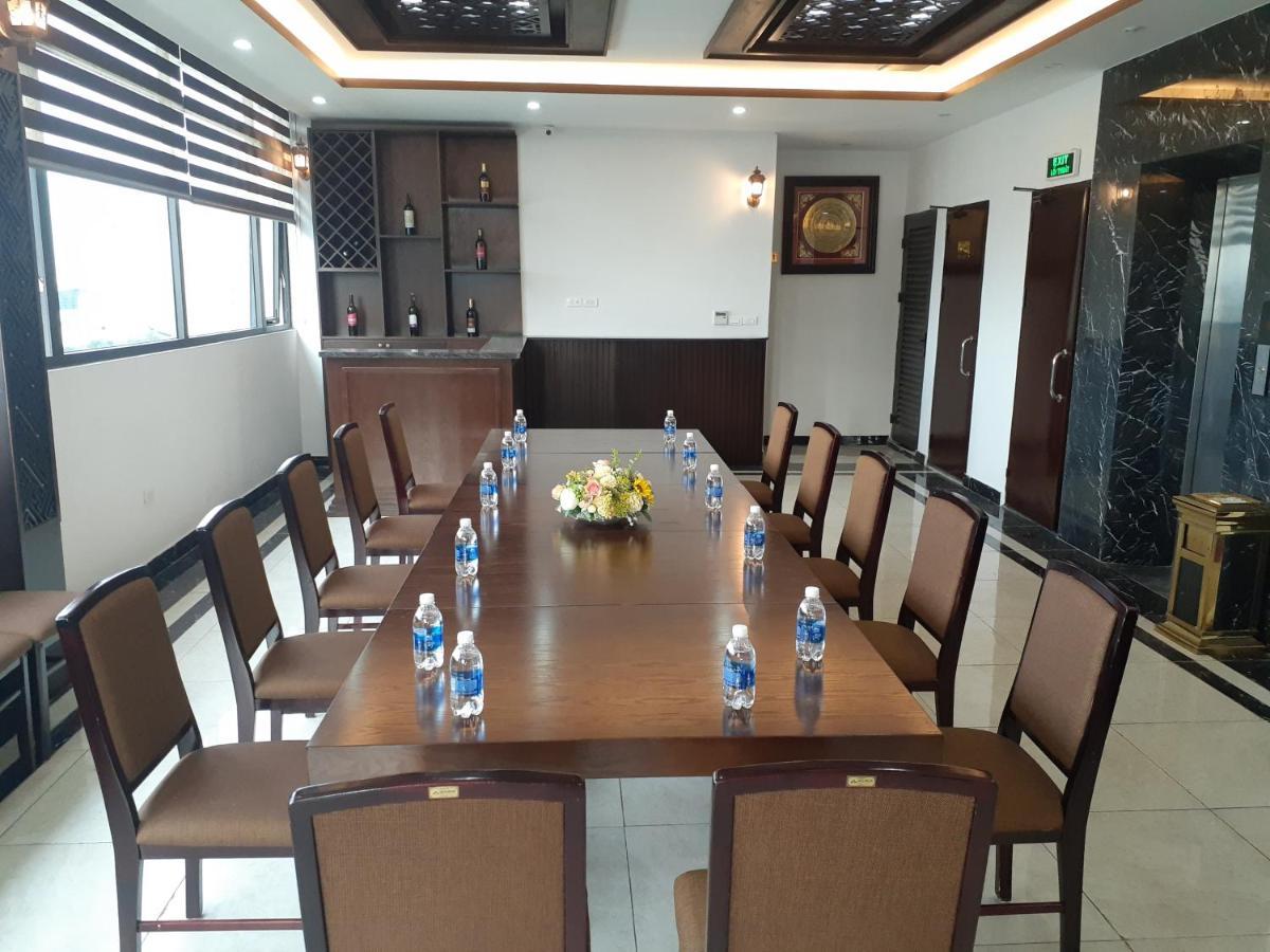T&m Luxury Hotel