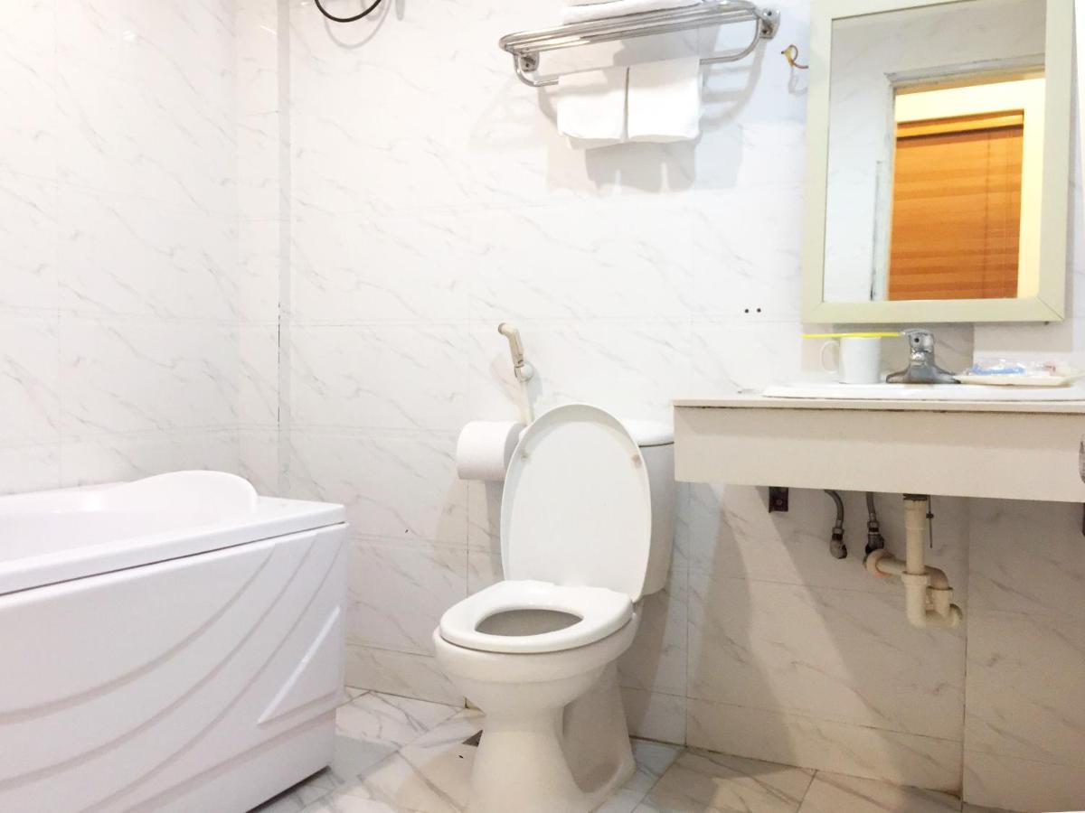 Khách sạn hẻo lánh New Hà Nội