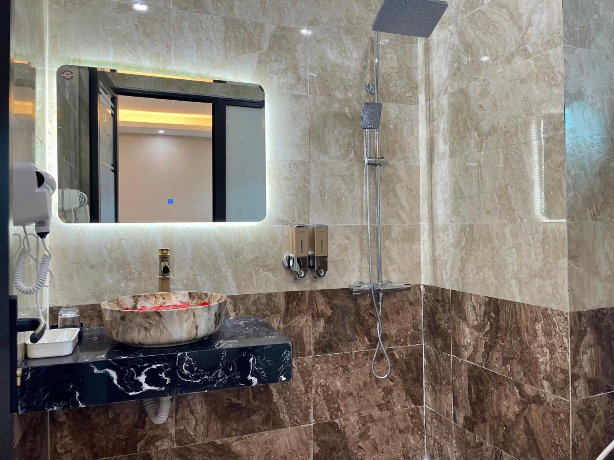 The Royal Near West Hotel 3*