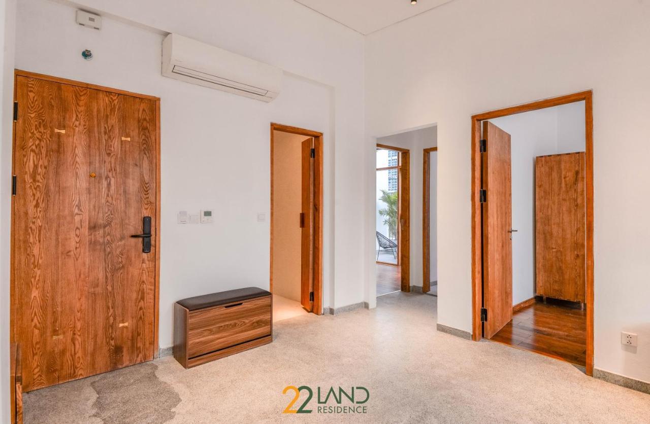 22land & 4* Hanói