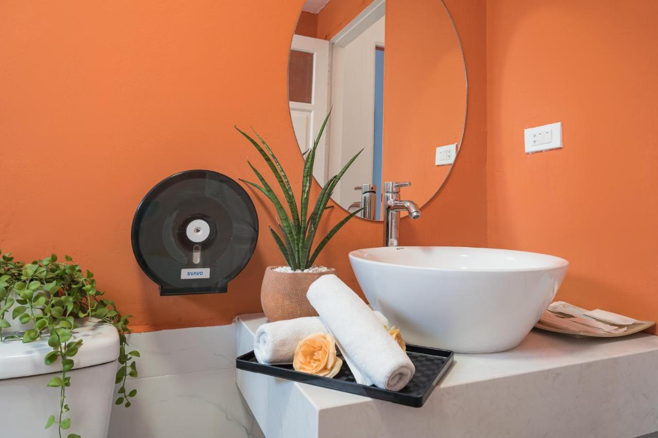 C O R O N A House Hotel Hanoi
