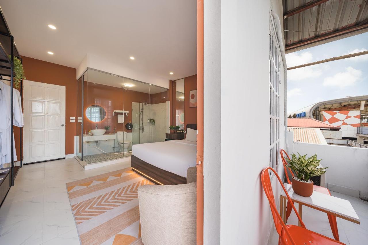 Hotel C O R O N A House *