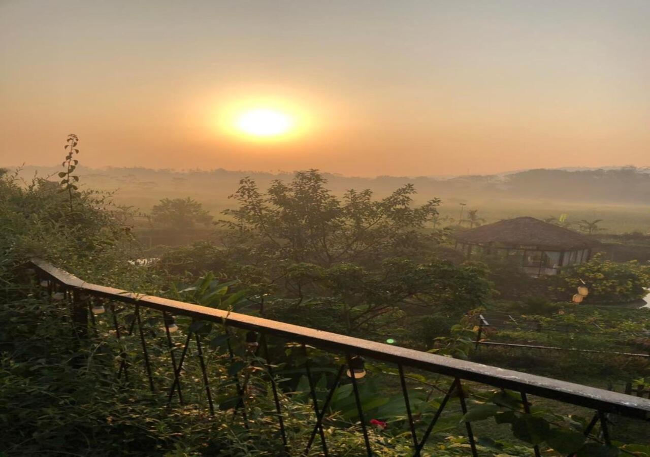 Gia Trinh Ba Vi - Venuestay * Hanoi