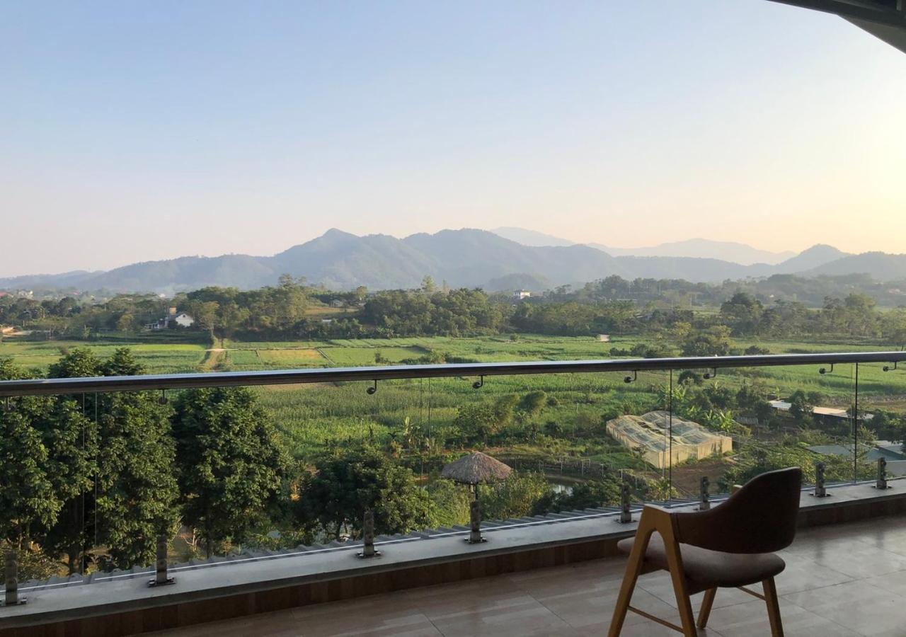 Gia Trinh Ba Vi - Venuestay Hanoi