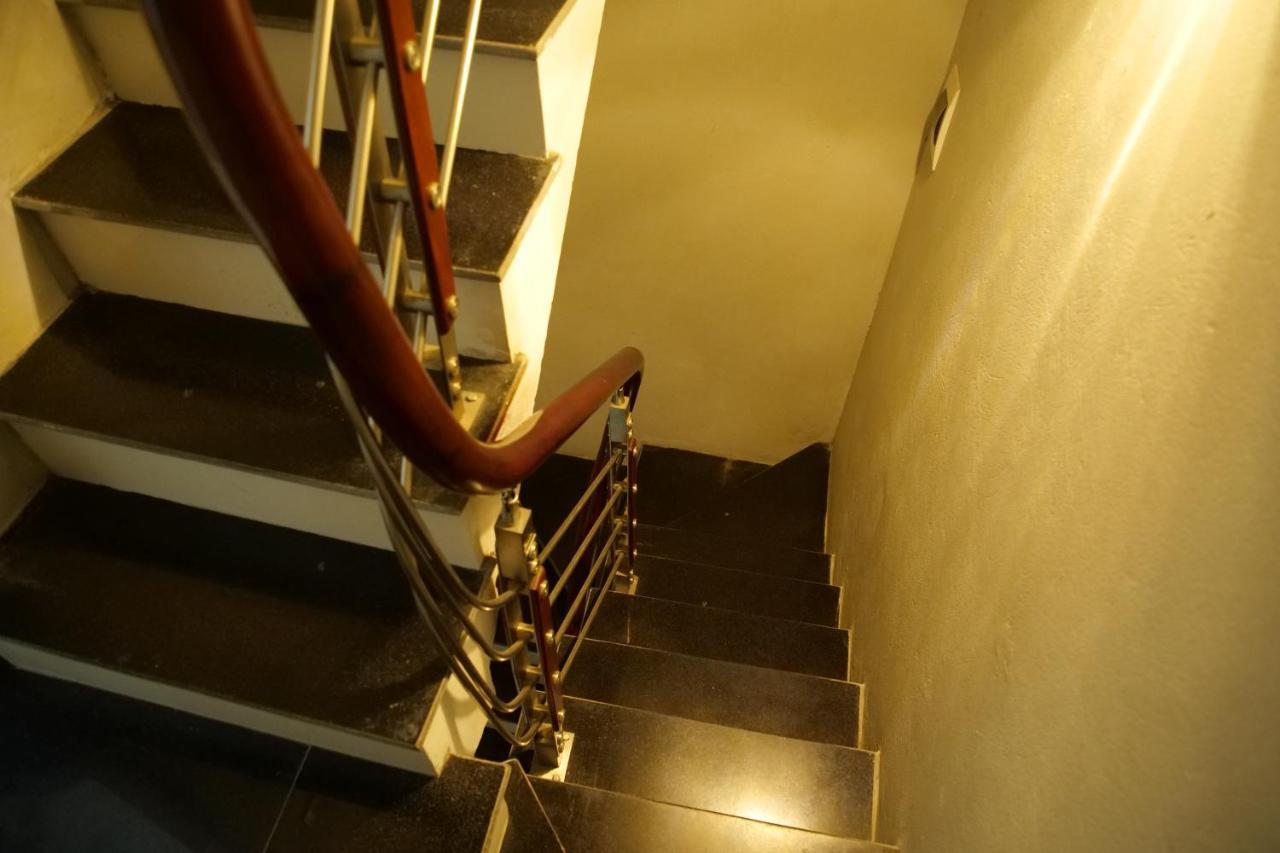 Centre Alley House & Travel Hanoi