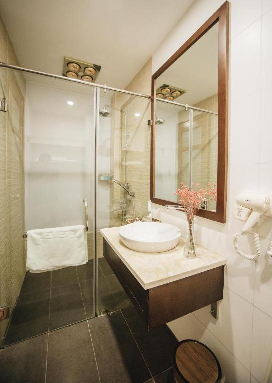 Lakeside Premium & Travel 3* Hanoi