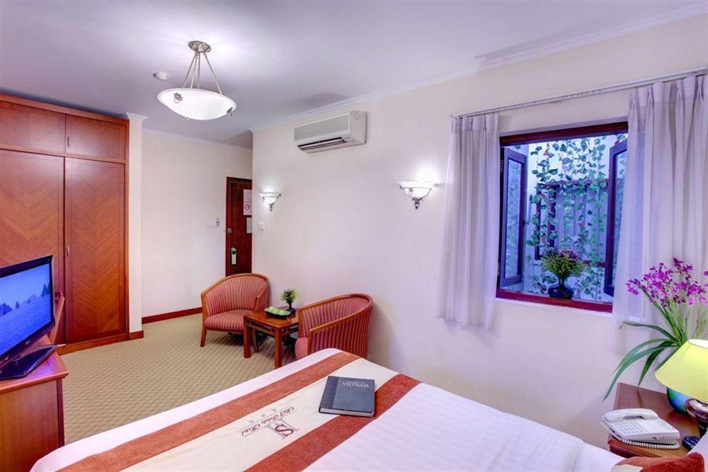 Majestic Salute Hotel 3*