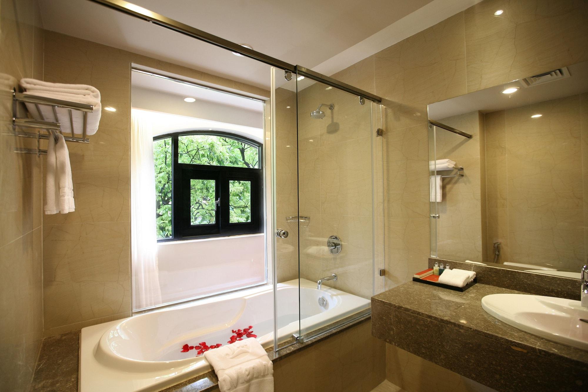 Lan Vien 4* Hanoi