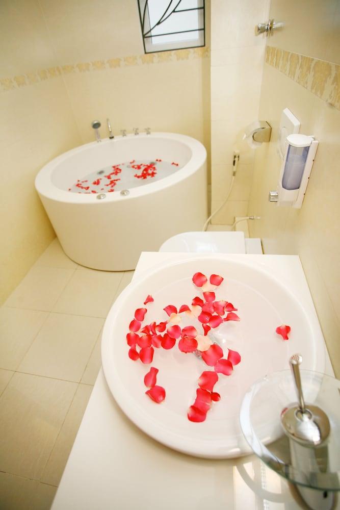 Ritz Boutique 3* Hanoi