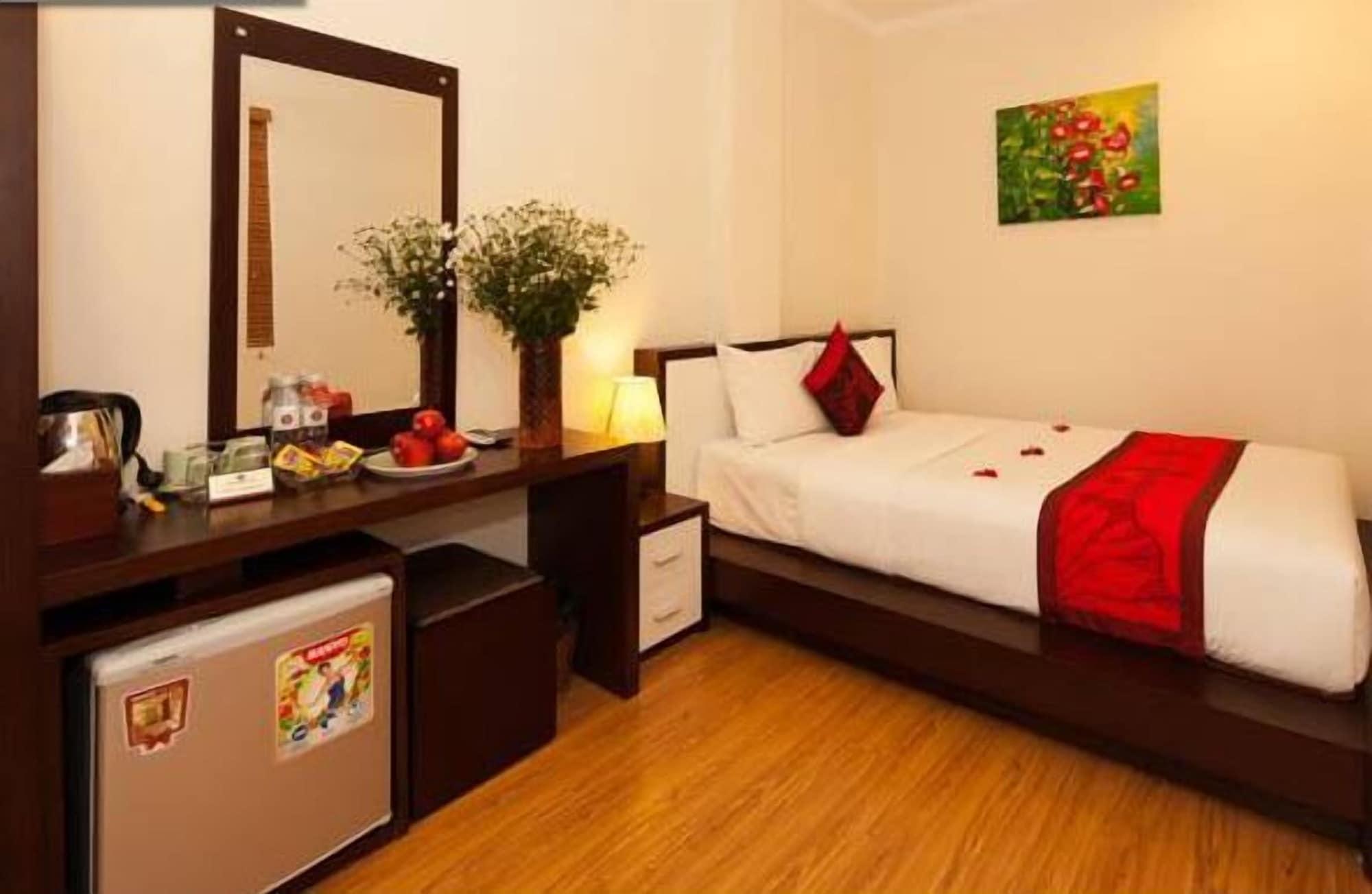 Rising Dragon Estate Hotel 3*