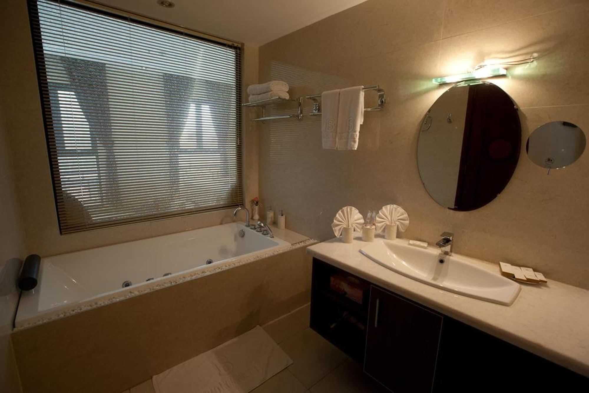 The Pearl 3* Hanoi