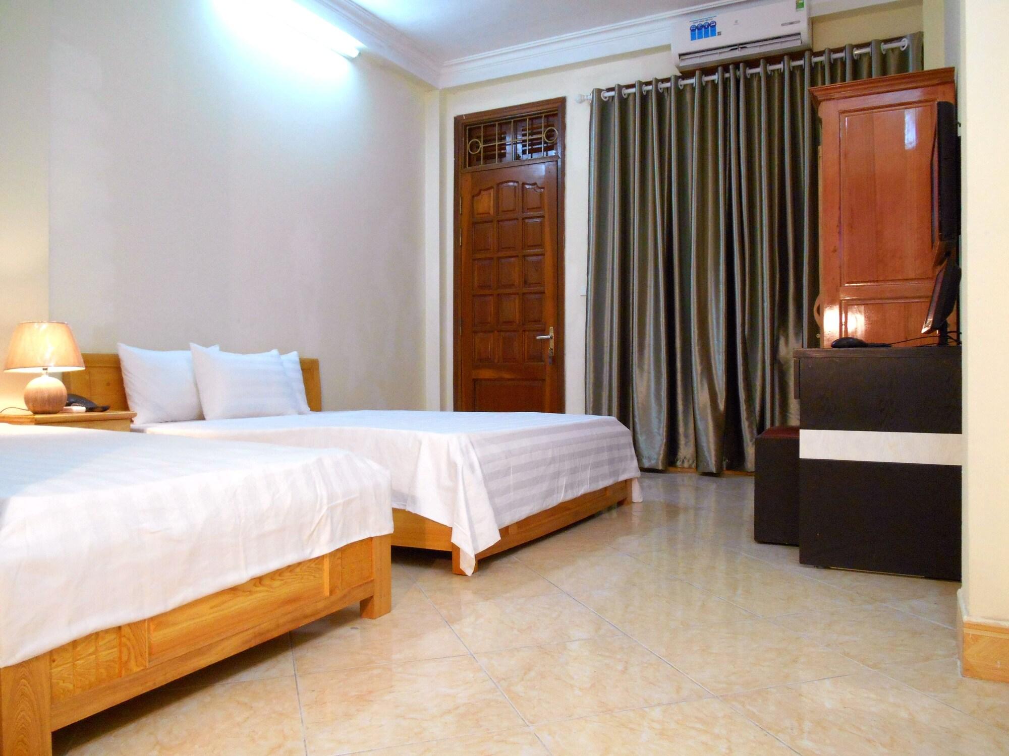 Khách sạn Discovery 2*