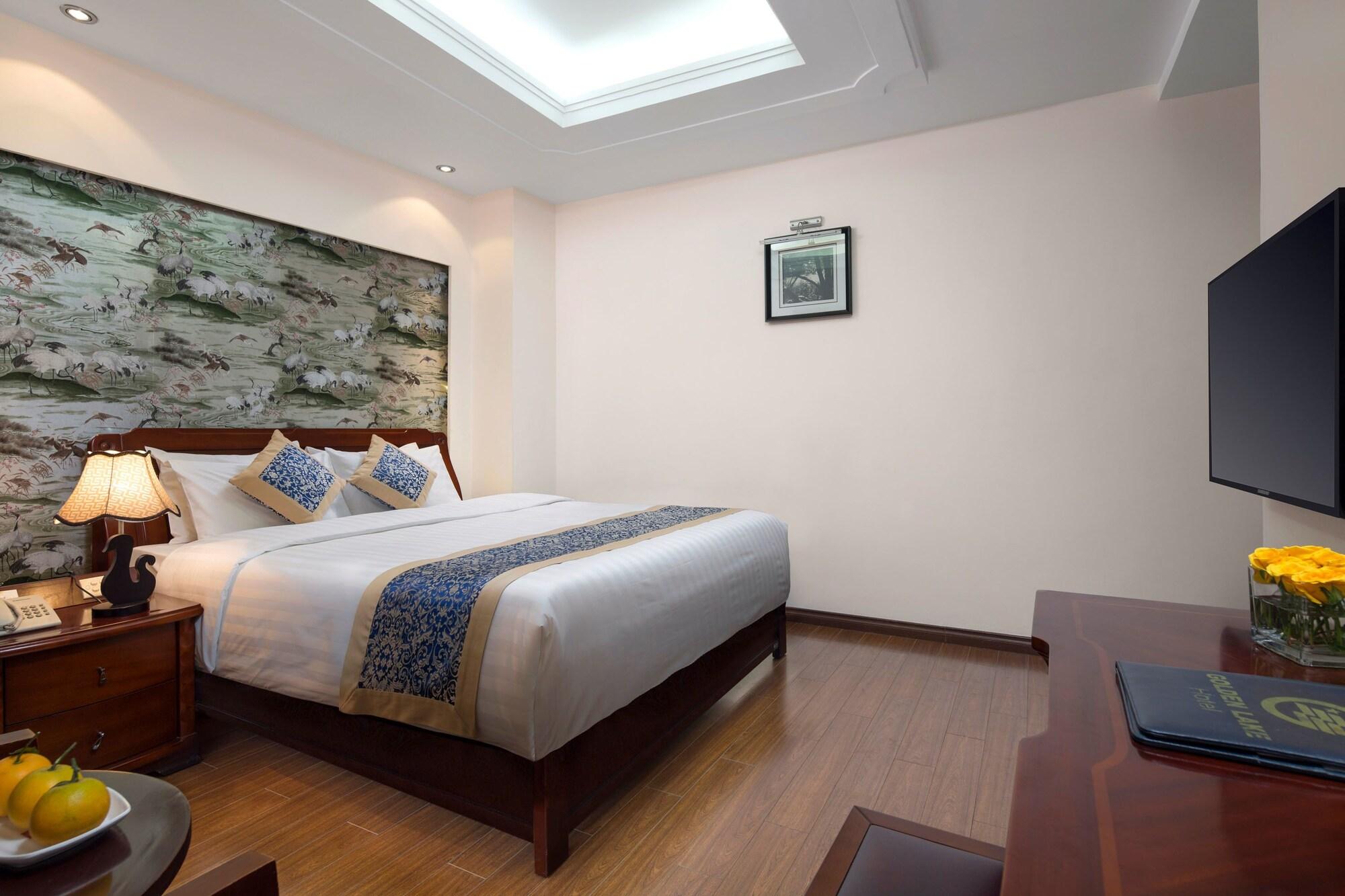 Lakeside Palace Hotel 3*