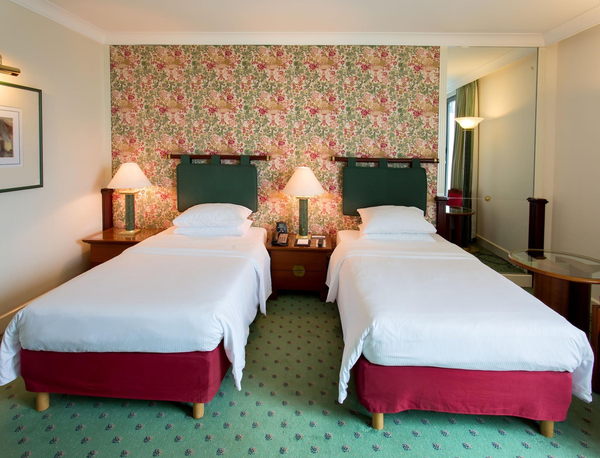 Hilton Opera Hotel 5*