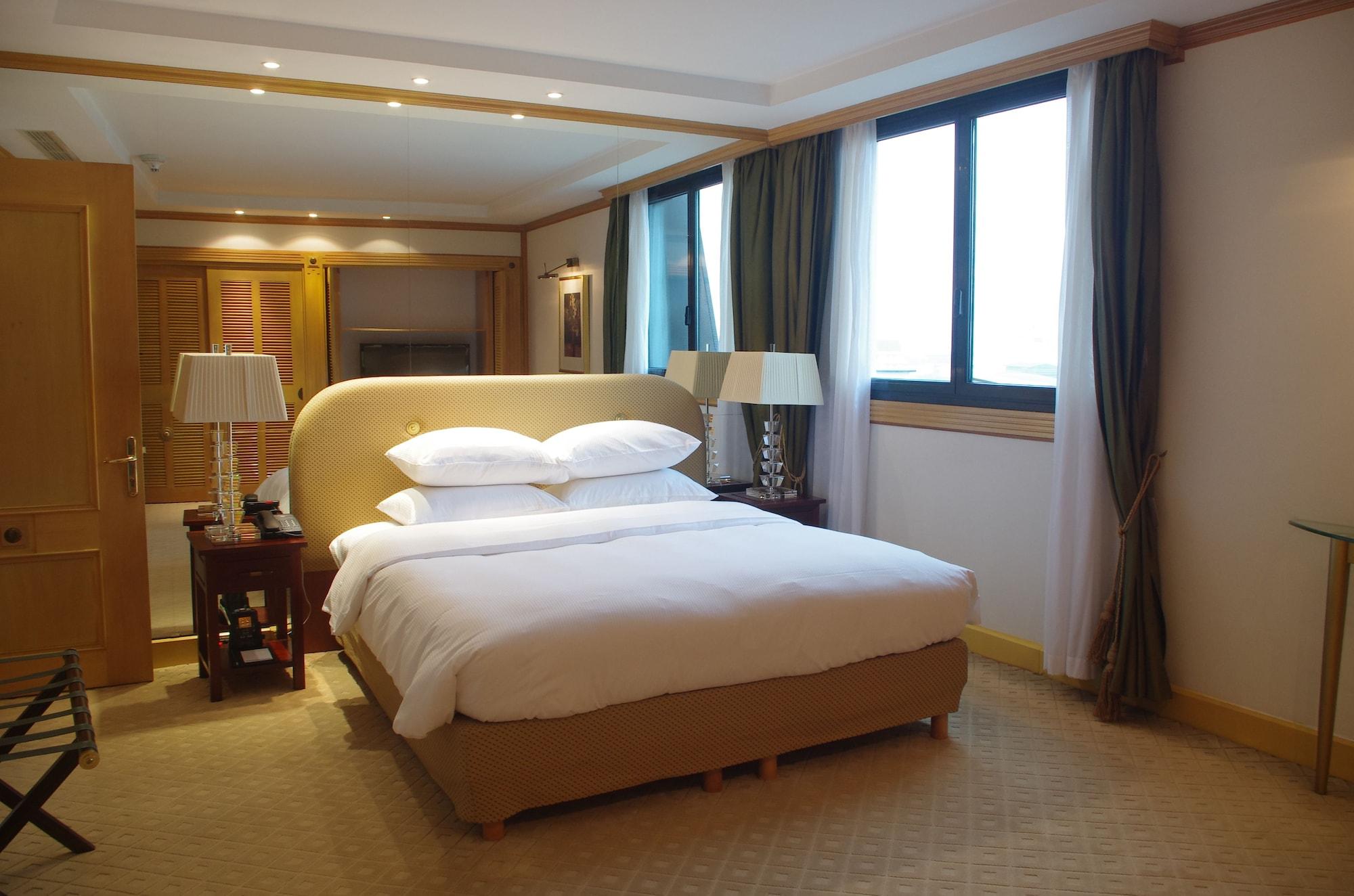 Hilton Opera 5* Hanoi