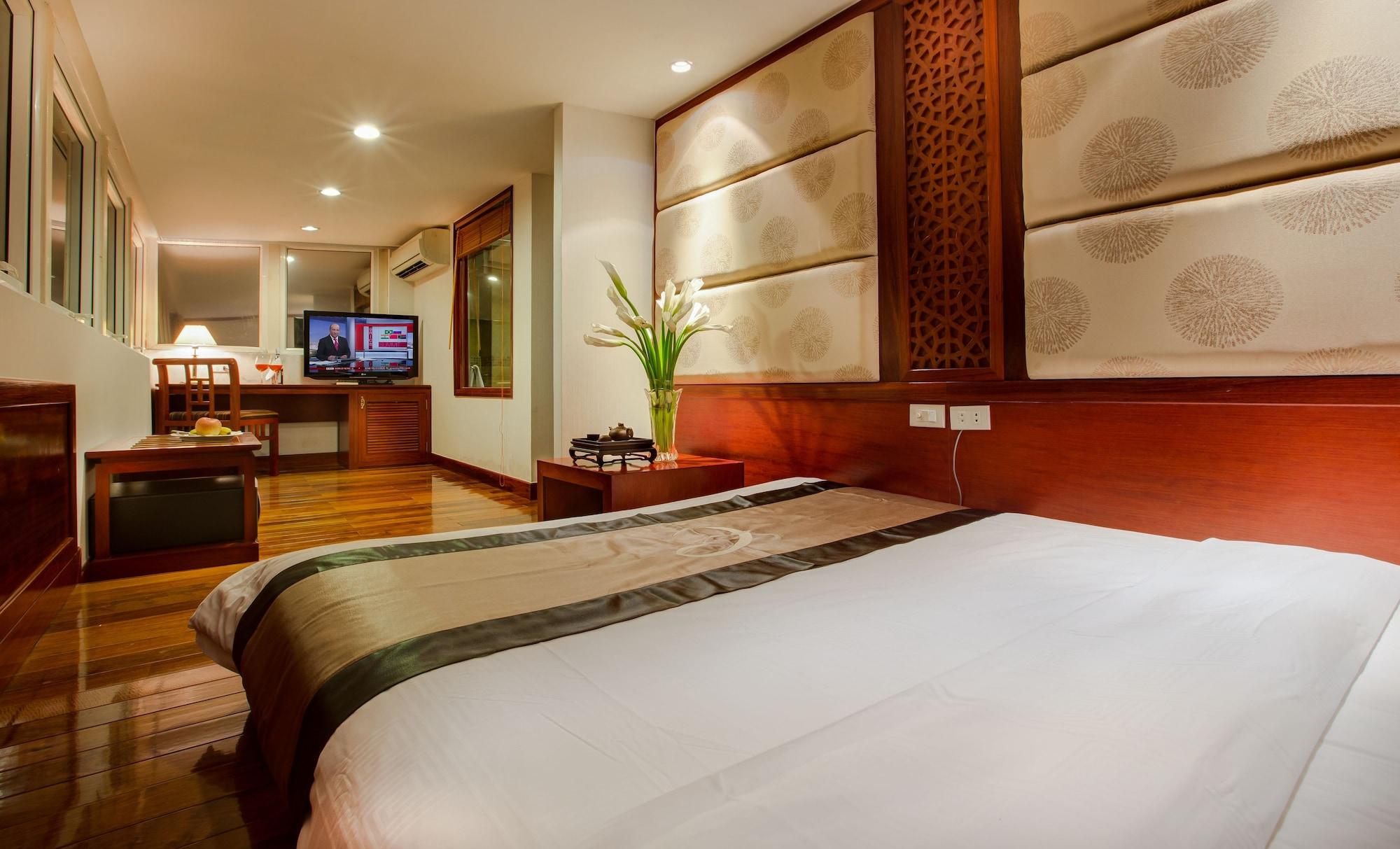 Conifer Boutique Hotel 4*
