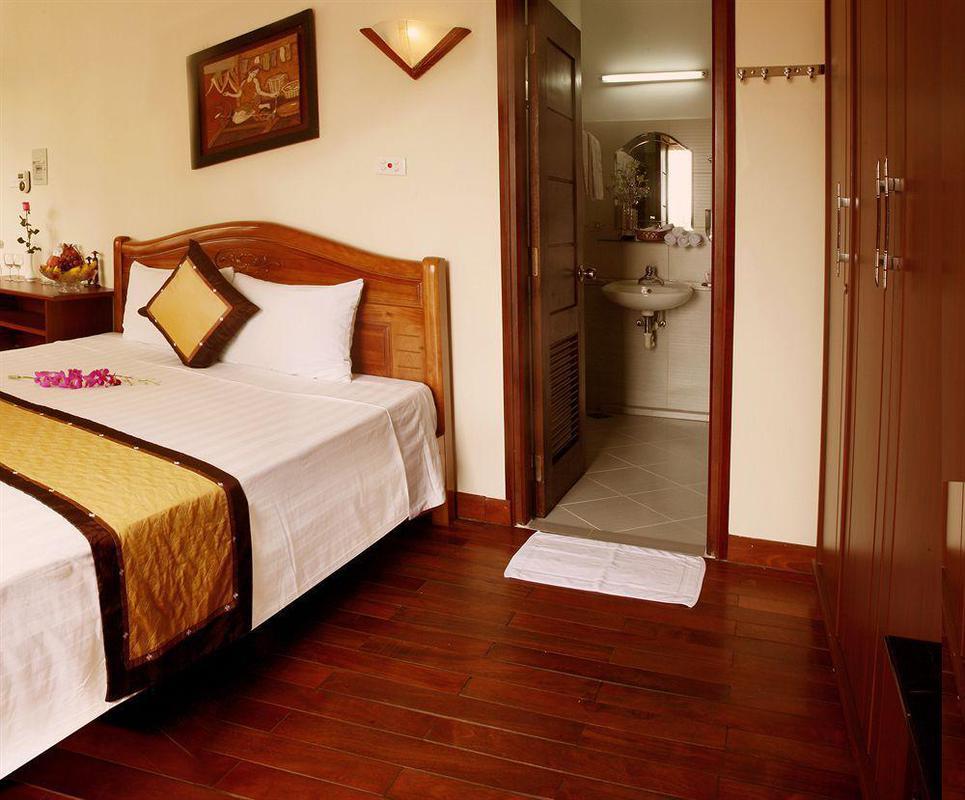 Khách sạn Royal Hà Nội