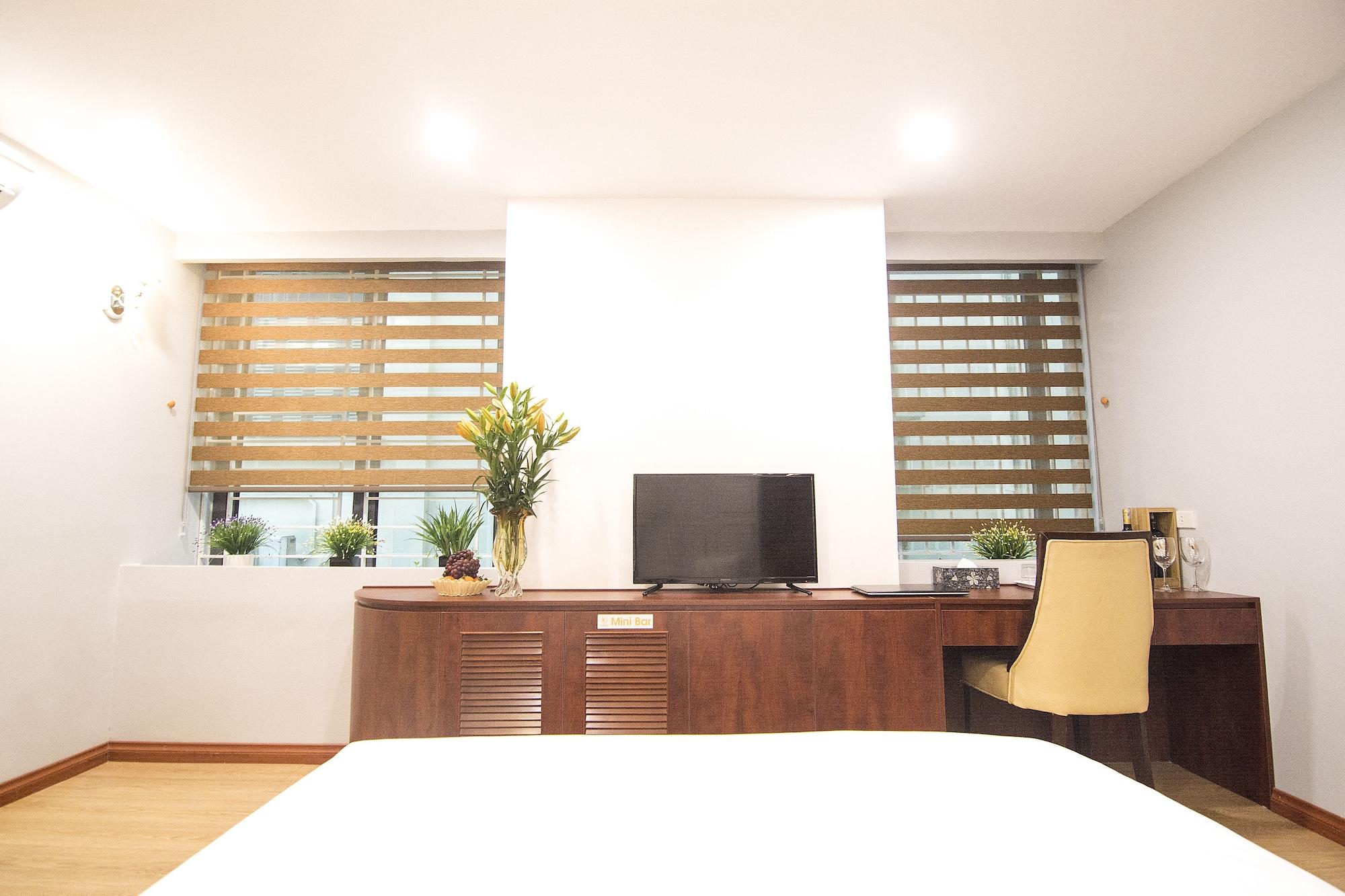 Hotel Canary & Hanoi