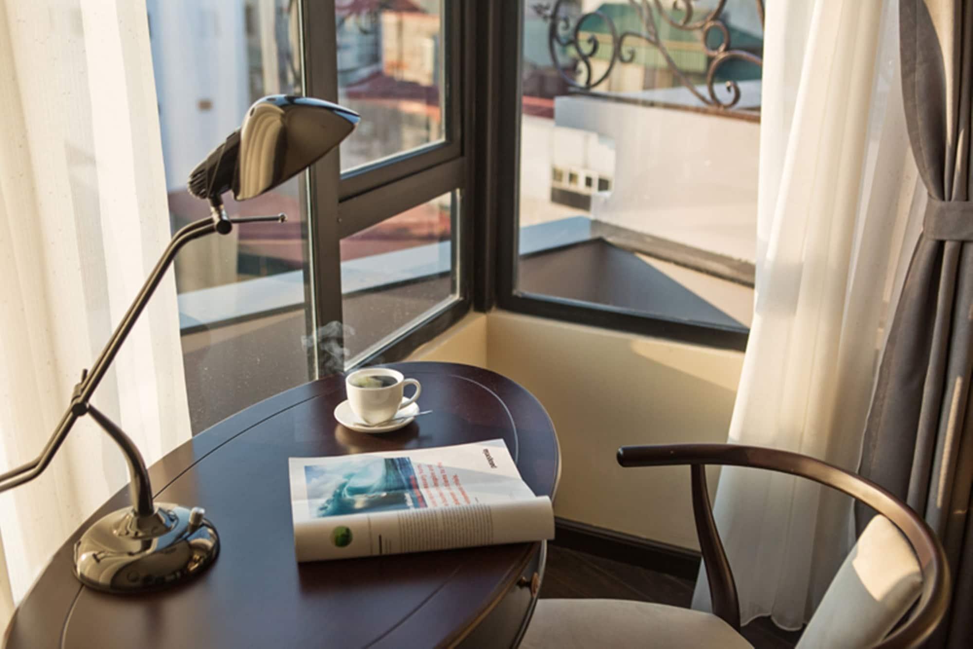 Hotel La Storia 3*