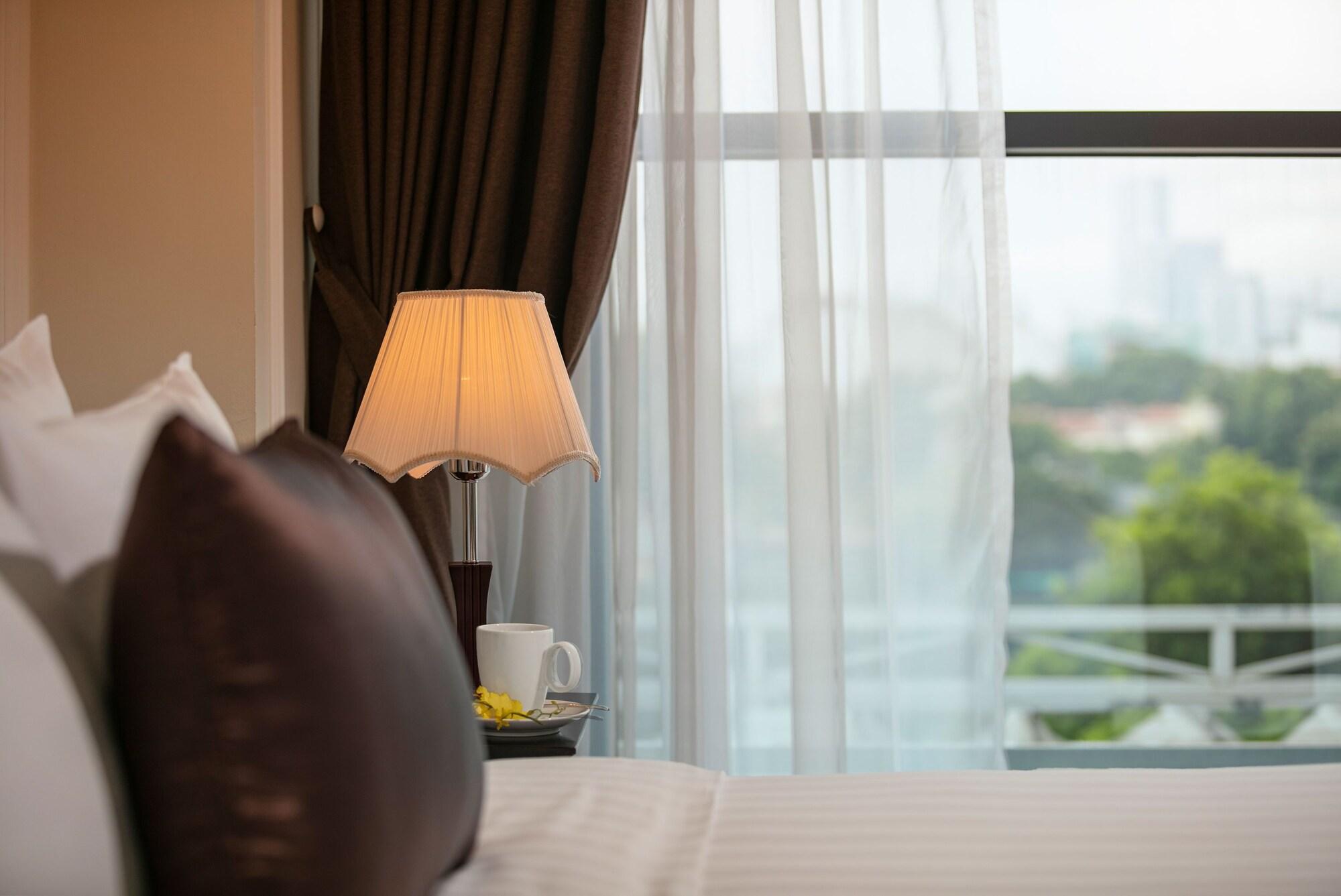 Adonis 3* Hanoi