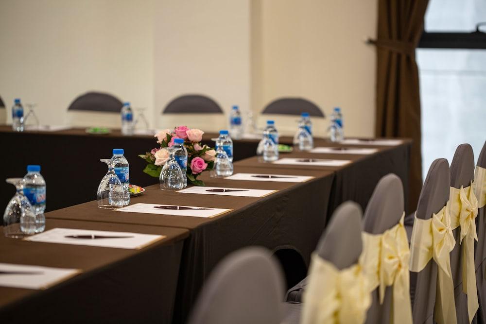 Hotel Adonis Hanoi