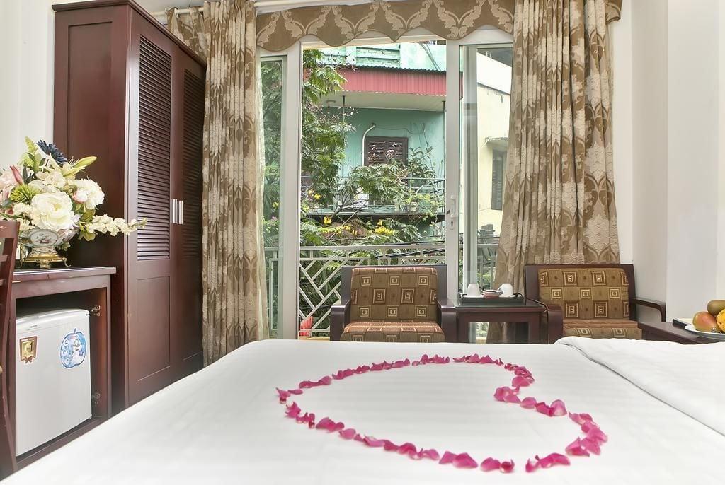 Cristina Center & 3*