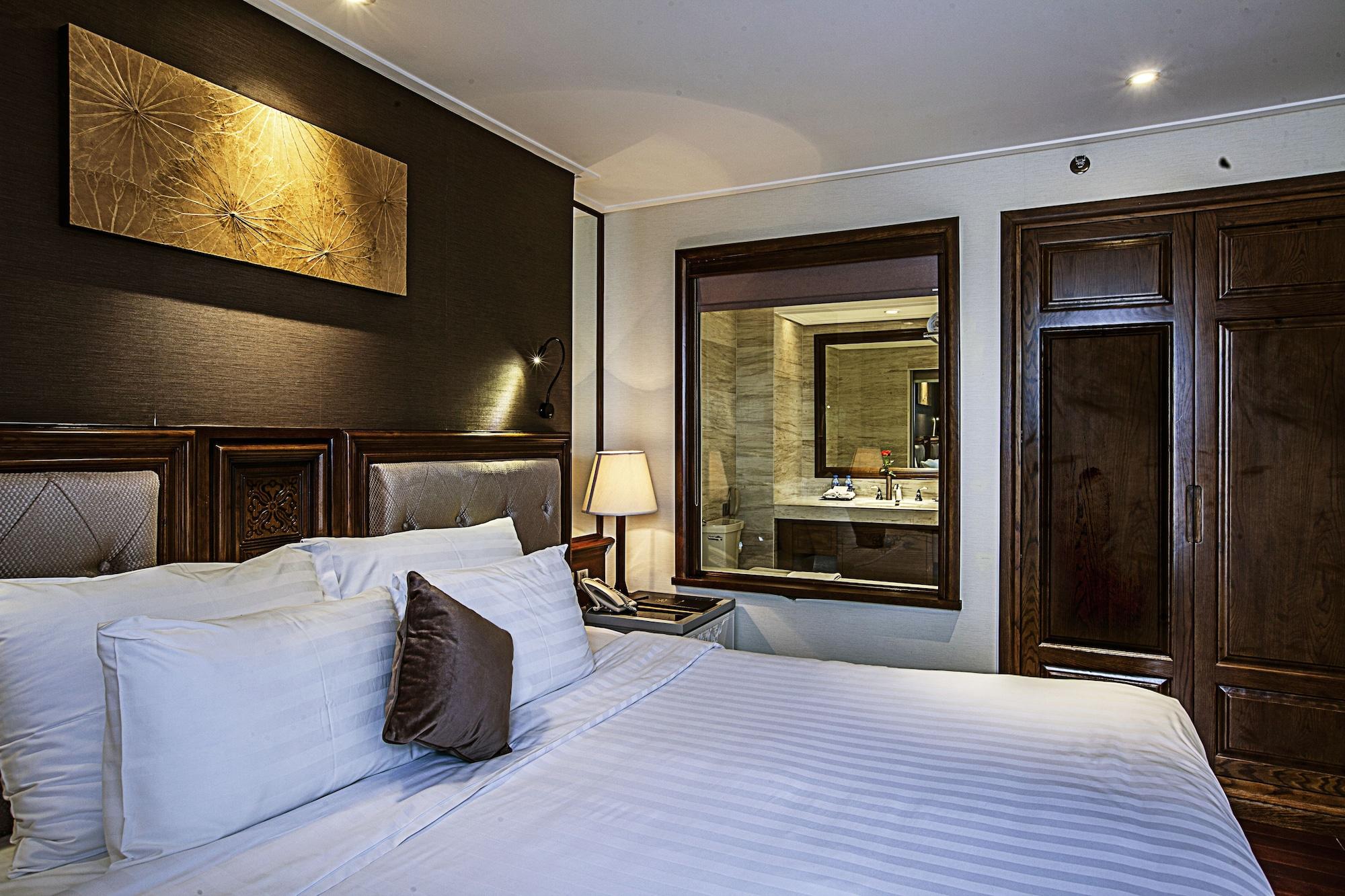 The Chi Boutique Hanoi