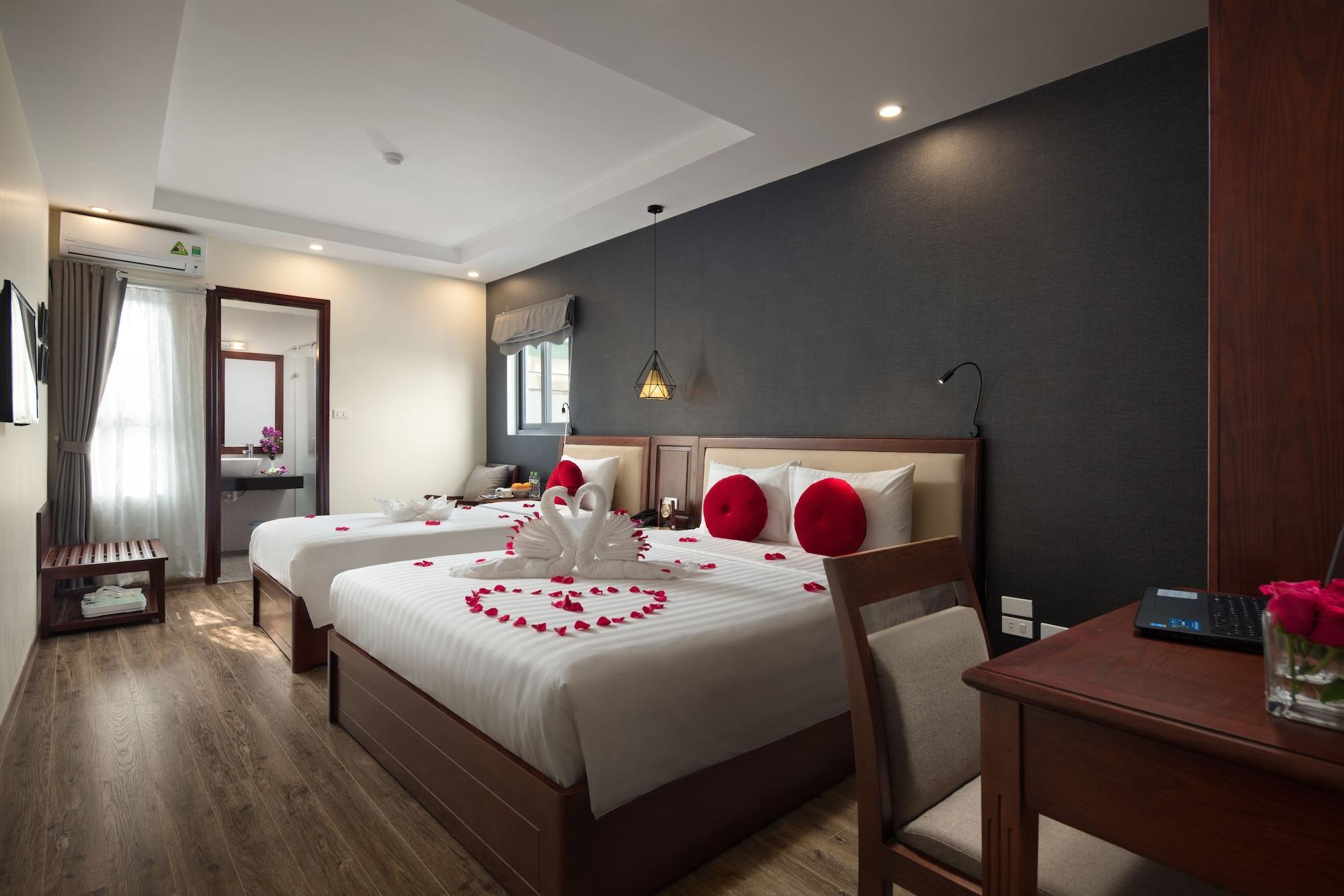 Holiday Emerald 3* Hanoi
