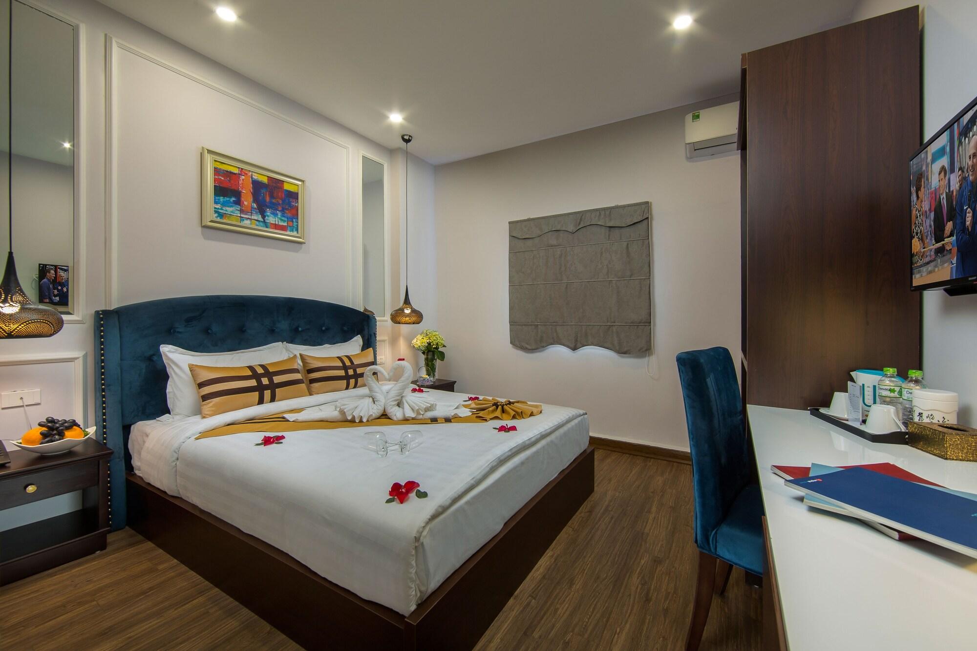 Hotel S And