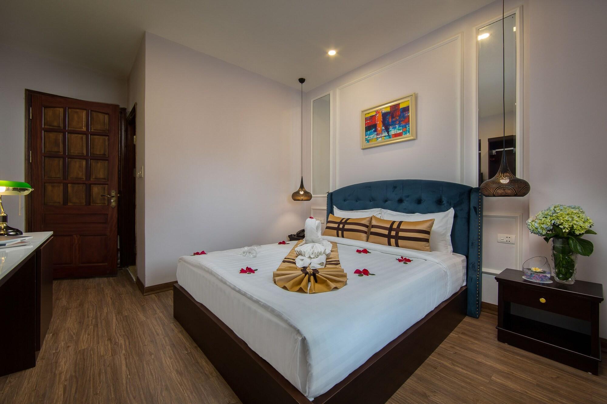 Hotel S And 4*