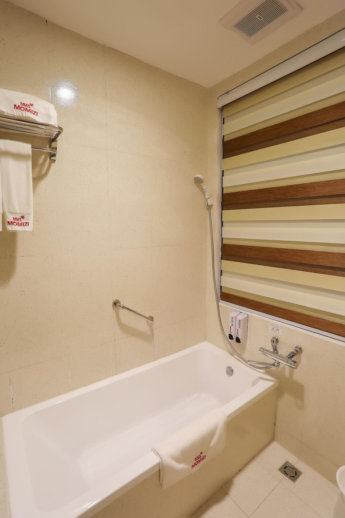 Momizi Business Hotel