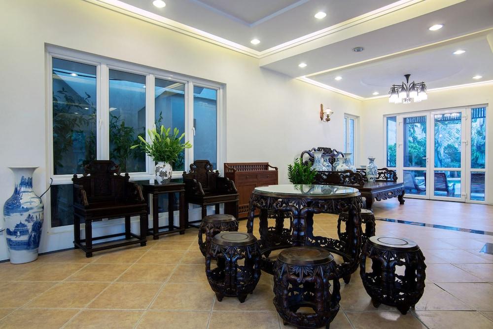 Hotel New Era & Hanoi