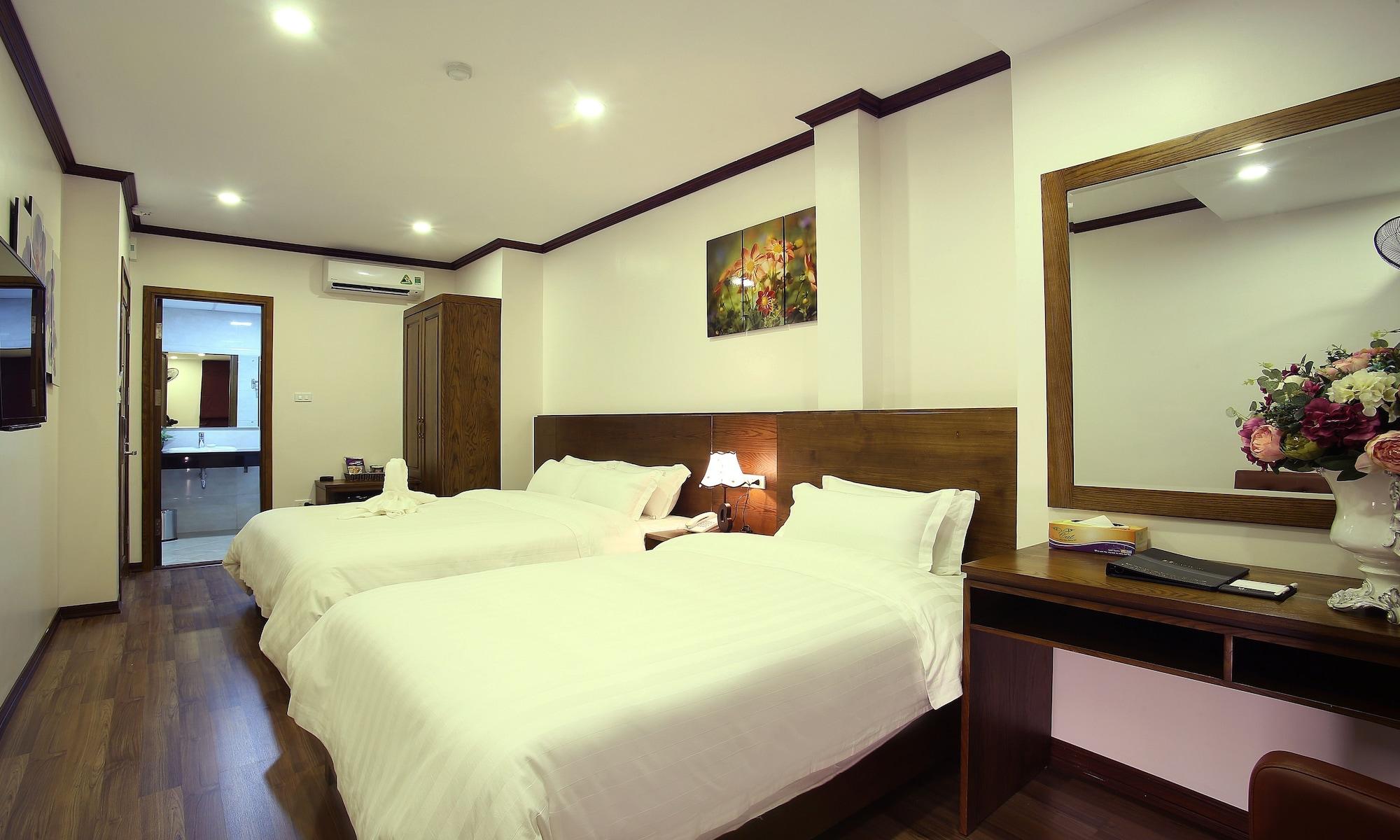 Hotel West & 3*