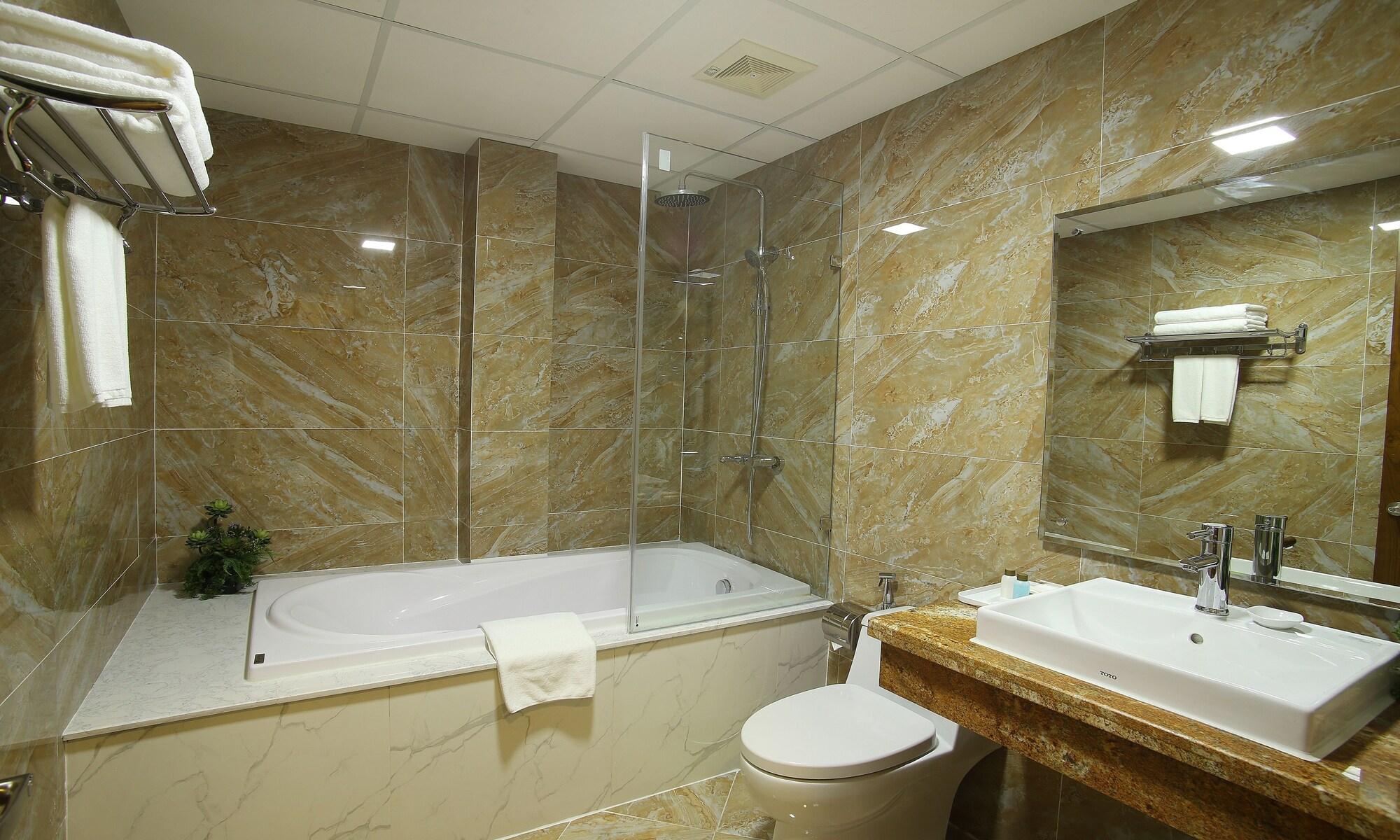 West & 3* Hanoi