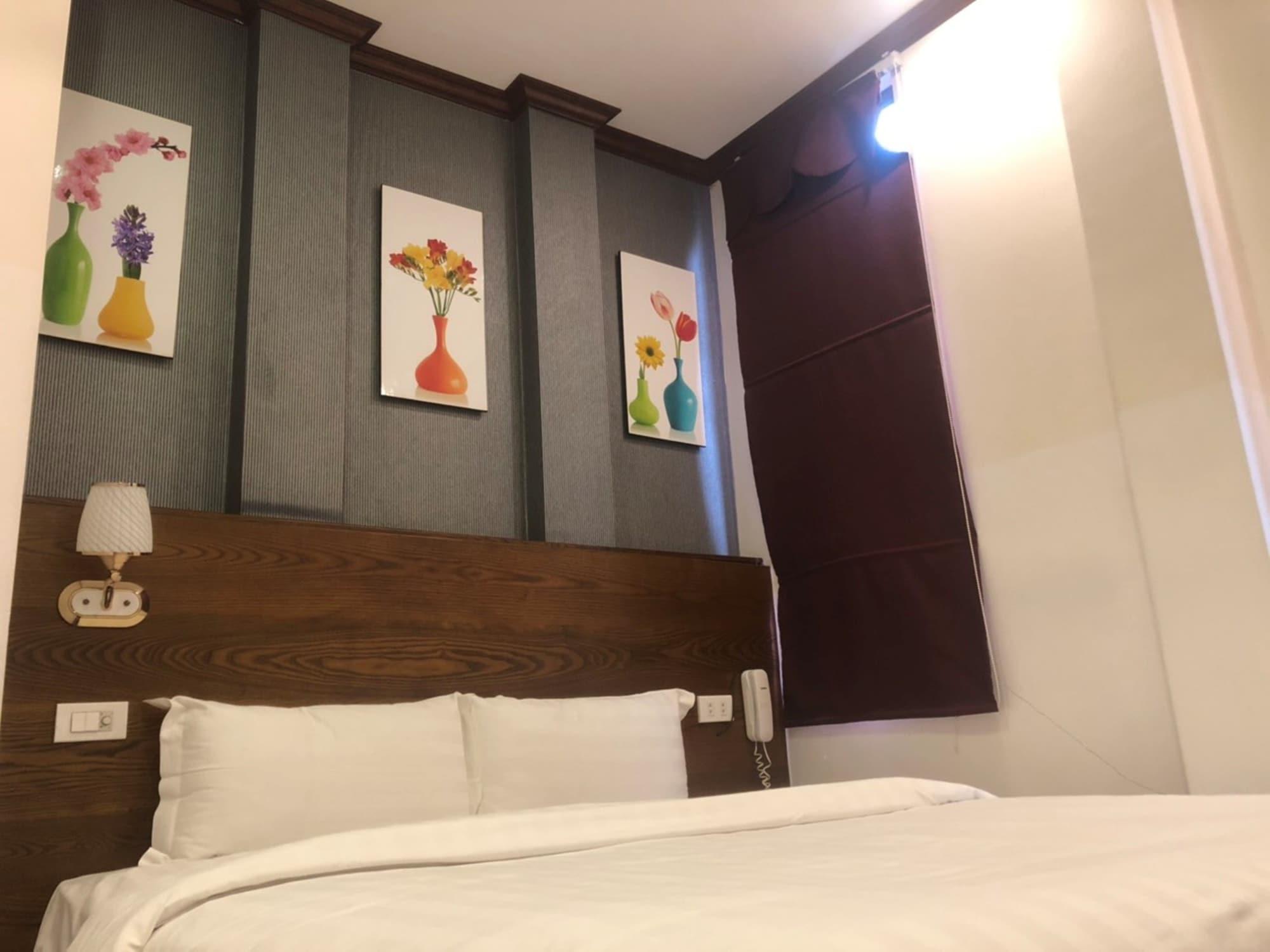 Hotel West &