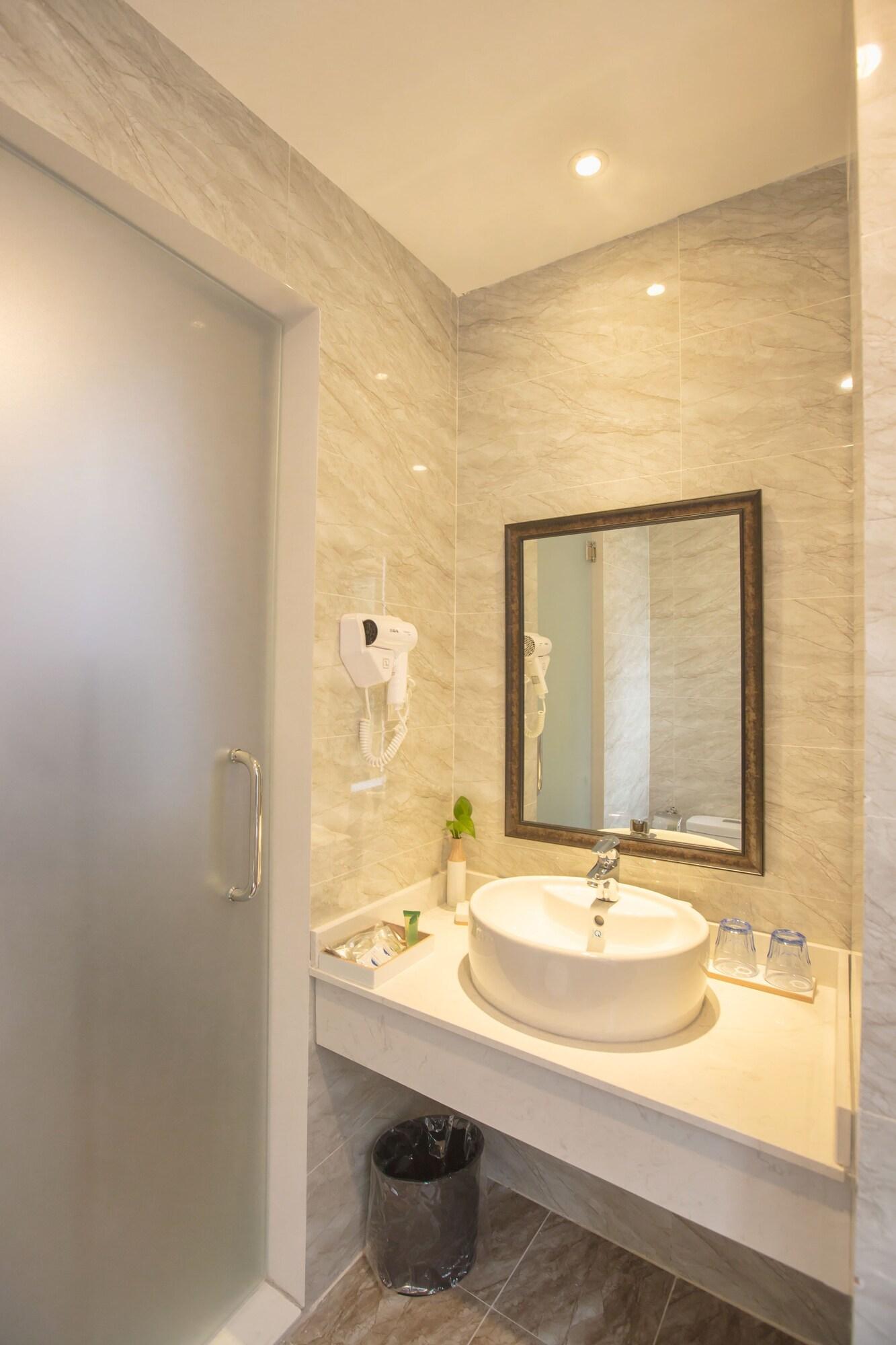 Dinh Ami Hotel