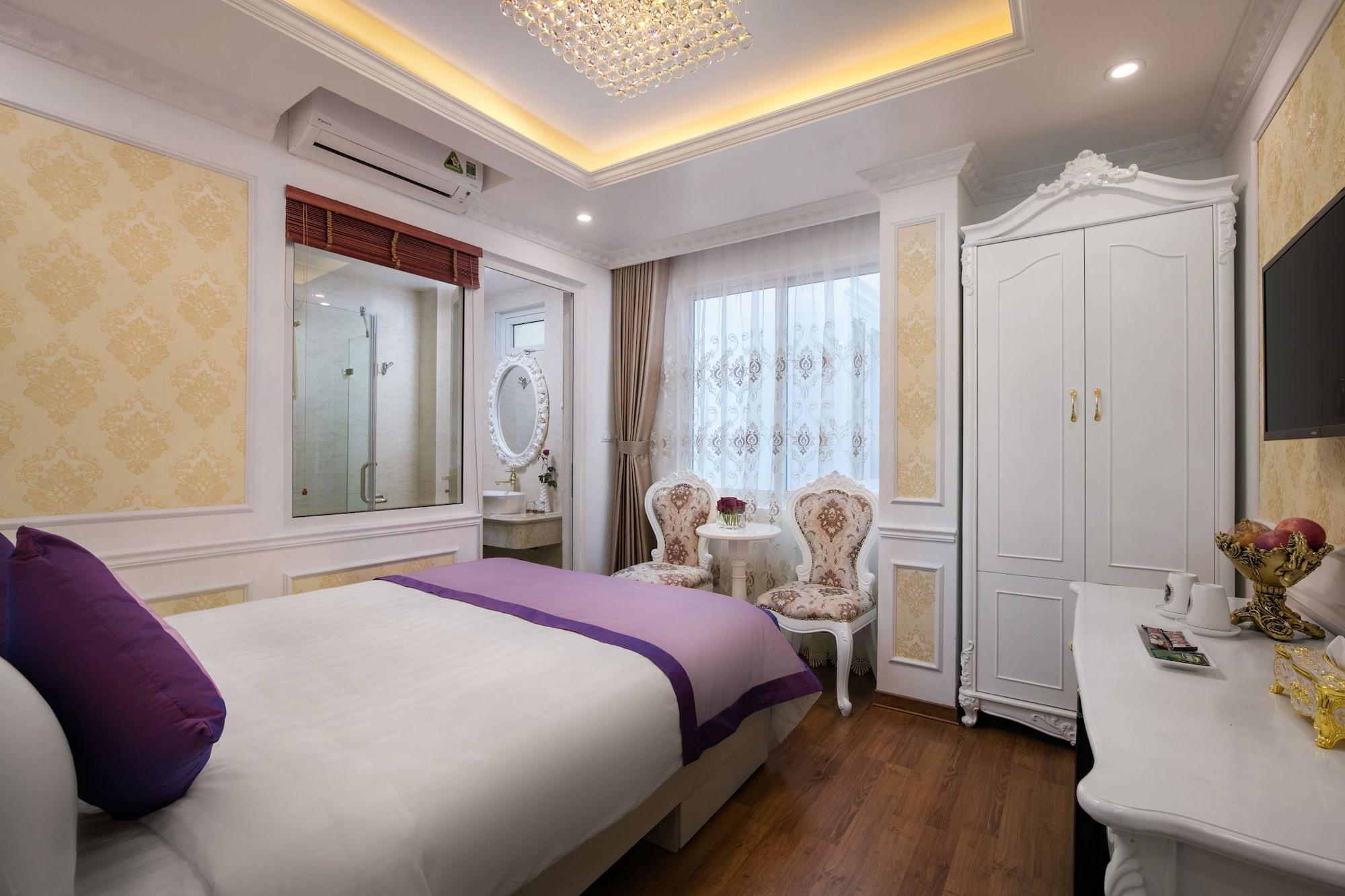 Viola Royal & Hanoi