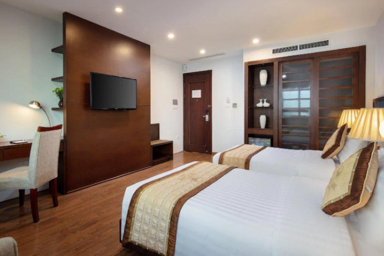 Hotel Skylark